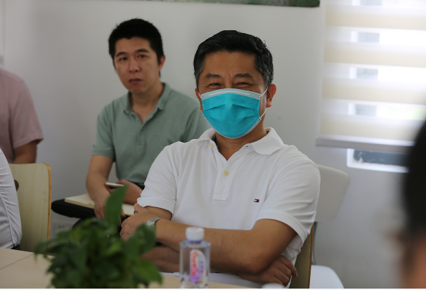  区委书记游通铃等领导一行莅临我校调研指导工作